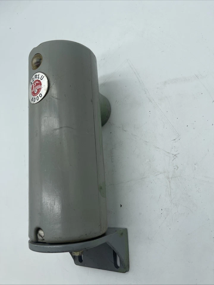 Allen Bradley Photoswitch 42RLU-4000B Series B Retroreflective Control(1122) - Image 4 of 4