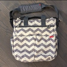 Skip Hop Duo Signature Diaper Bag with Changing Pad