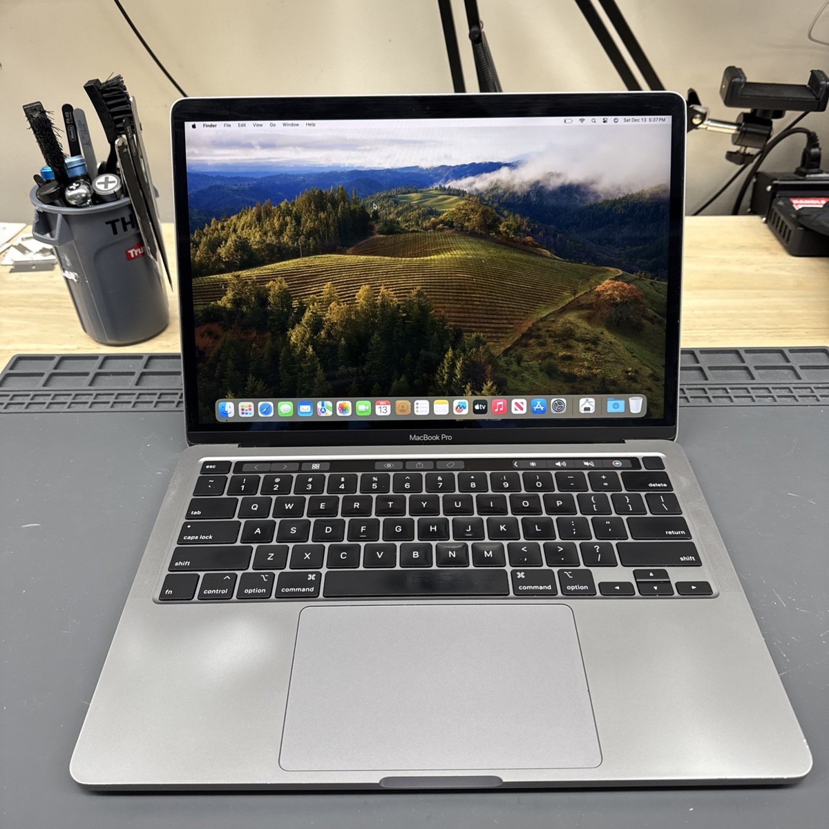 2020 Apple MacBook Pro 13.3