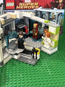 Lego Marvel Super Heroes 76007 NIB Iron Man Malibu Mansion Attack - Complete
