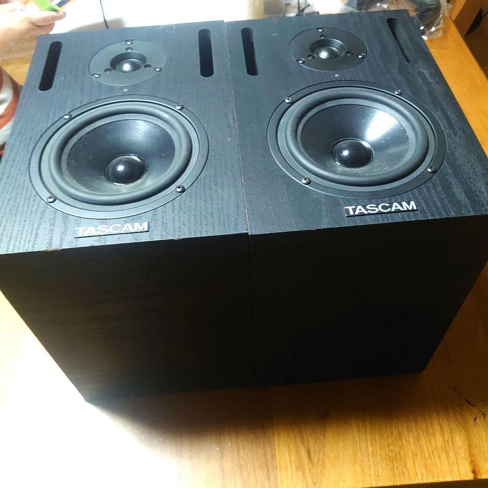 TASCAM VL-X5 BI-AMPLIFIER NEARFIELD STUDIO MONITOR Pair TEAC Professional - Image 2 of 4