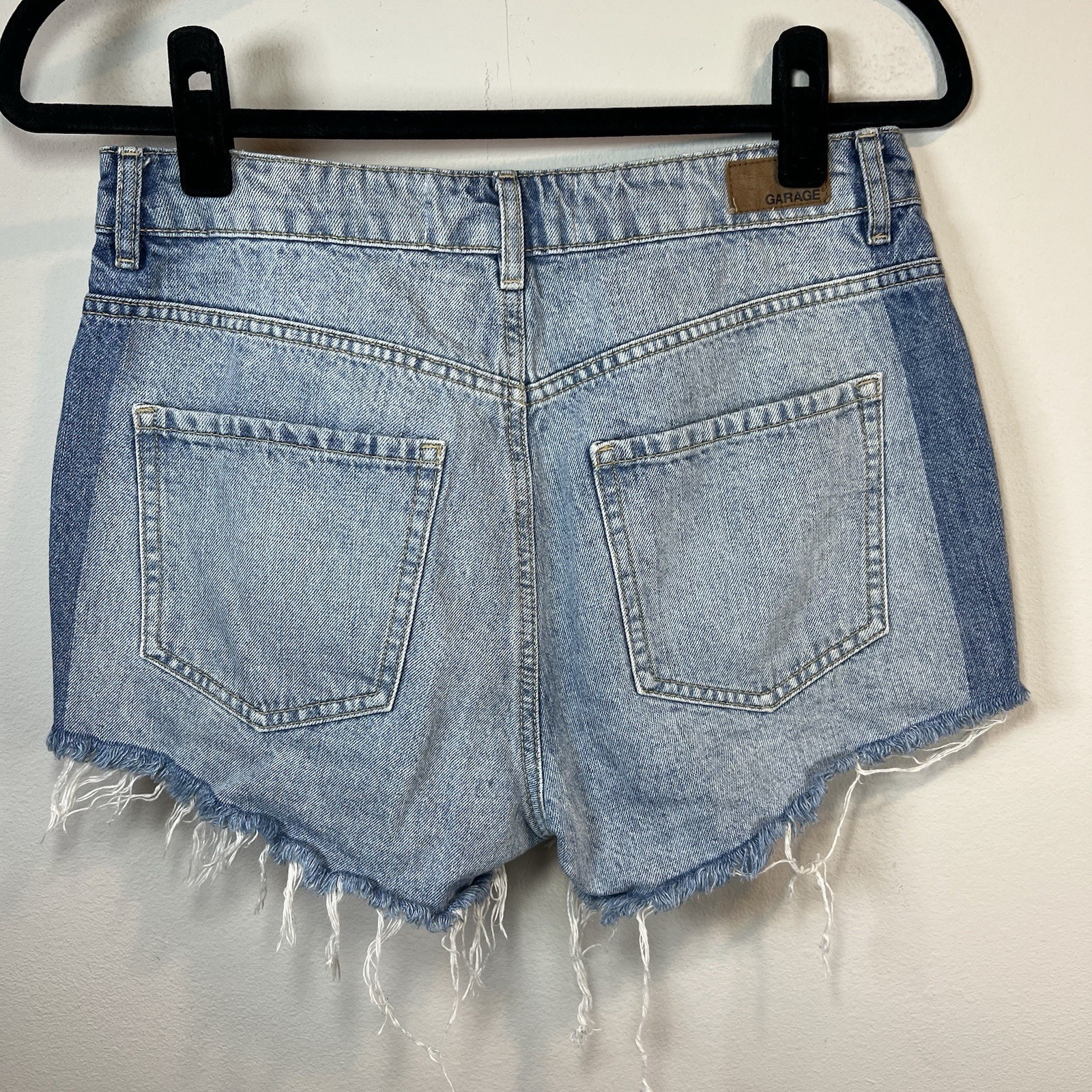 Garage Two Tone Festival 3" Jean Shorts Medium Blue Denim Cut Off Womens Size 28
