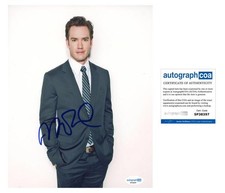 Mark-Paul Gosselaar "Franklin & Bash" AUTOGRAPH Signed 'Peter' 8x10 Photo ACOA