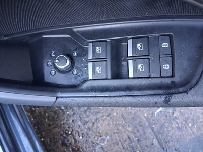 FENSTERHEBERSCHALTER FAHRERSEITE VORNE RECHTS AUDI A3 8Y SCHRÄGHECK OSF 2025