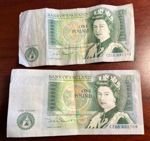 Bank of England One Pound Banknote Queen Elizabeth Isaac Newton Qty 2, #283