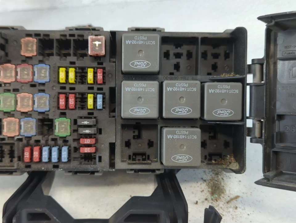 Módulo de relé caixa de fusíveis Ford Taurus 2008-2009 X4ZI8 - Imagem 2 de 4