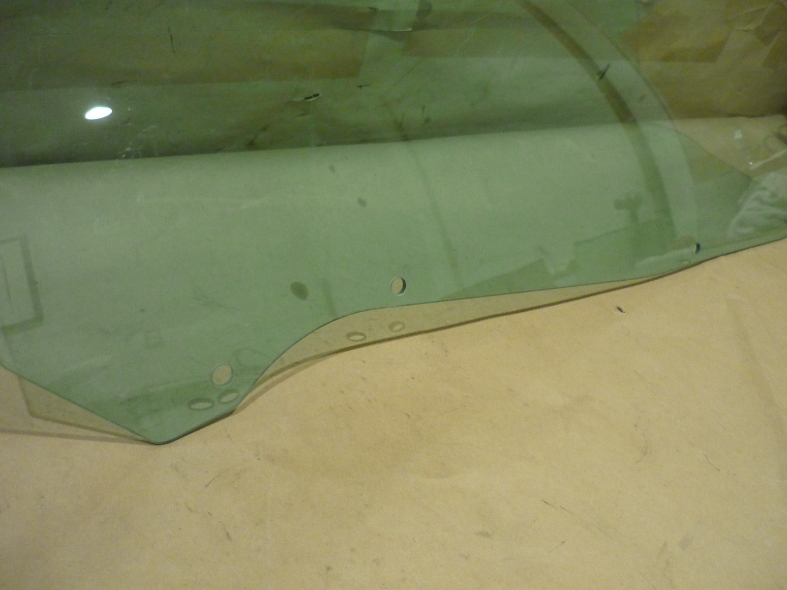 Maserati 3200,4200 - RH Side Door Glass - P/N 387700306