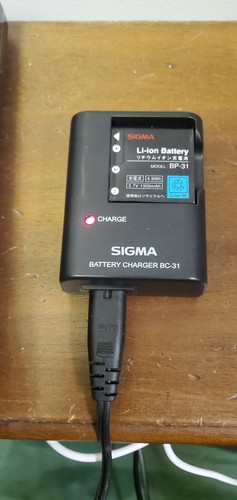 Sigma BC-31 Battery & Charger For DP Digital Cameras BC31 Works Rare - Picture 2 of 6