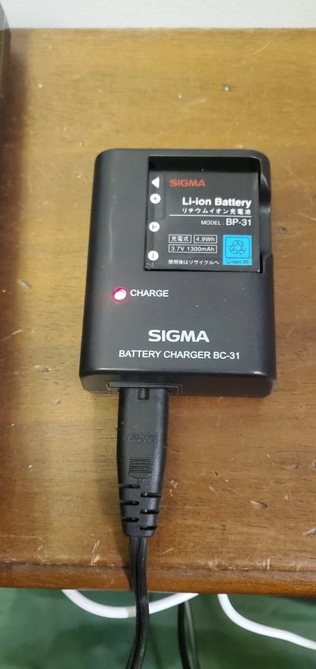 Batería y cargador Sigma BC-31 para cámaras digitales DP BC31 funciona raro Foto 2 de 4