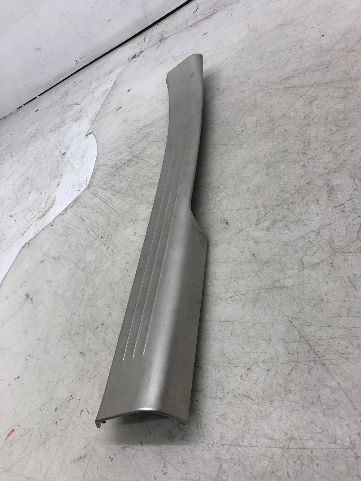 2006-2012 BENTLEY CONTINENTAL RIGHT REAR SILL SCUFF PLATE COVER PANEL *SCRATCHES