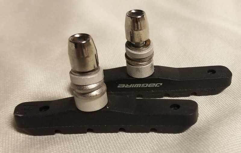 Jagwire Mountain Sport V-Brake Pads Threaded Post Black 70mm