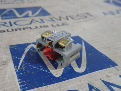 New IDEC BST001 Contact Block lot of 2