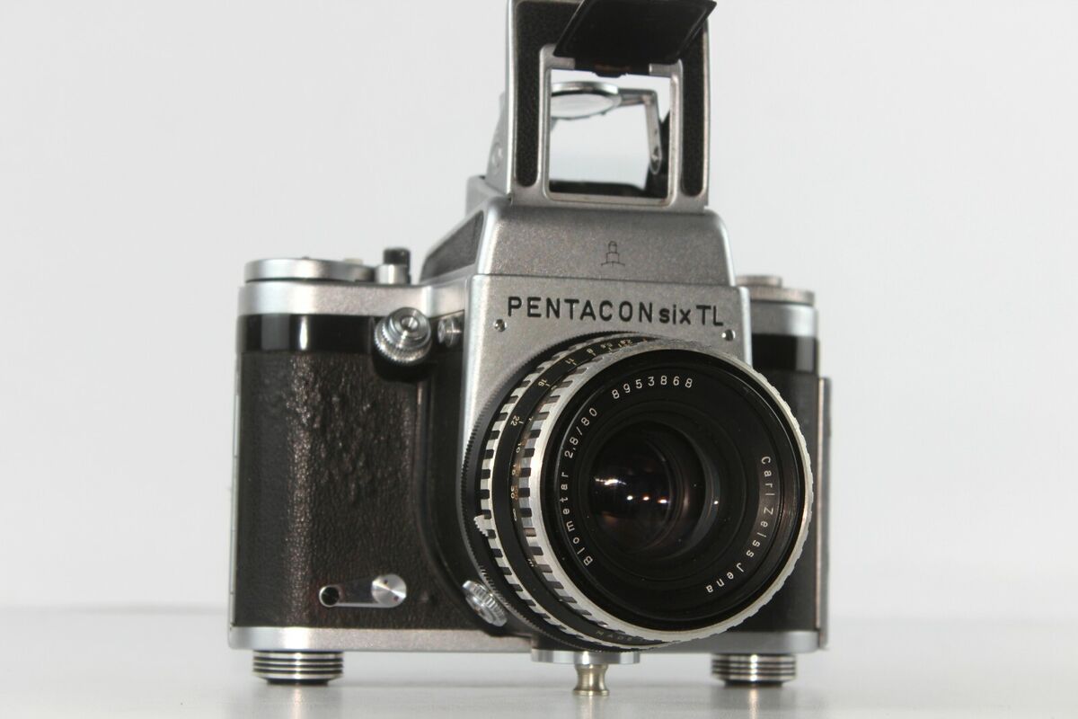 Camera PENTACON Six TL Lens Carl Zeiss Jena Biometar 2.8/80 Camera PENTACON Six TL Lens Carl Zeiss Jena Biometar 2.8/80