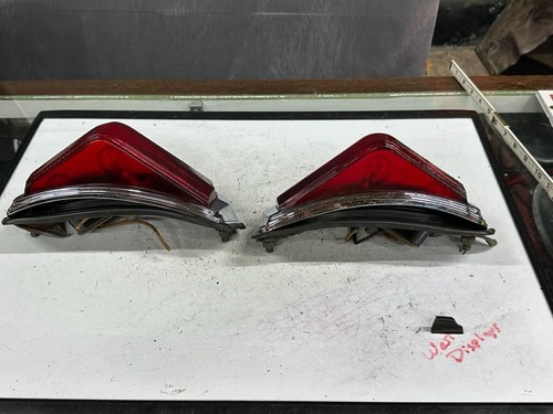 Original Vintage 1940 LA SALLE 52-62 Series CADILLAC Tail Light OLD PAIR Guide - Picture 12 of 21
