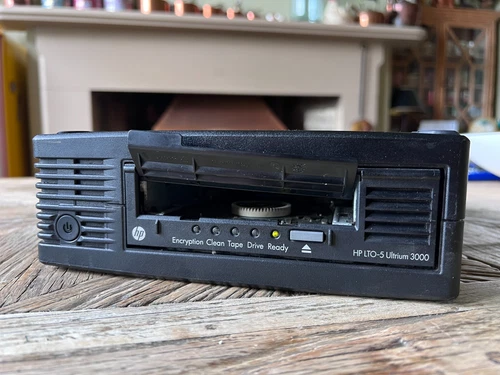 EH958B 693417-001 HP LTO5 Ultrium 3000 SAS External Tape Drive