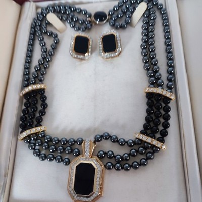 Schönes 3-reihiges Schmuckset Halskette Onyx und Hämatit schwarz + passende BO + Strass