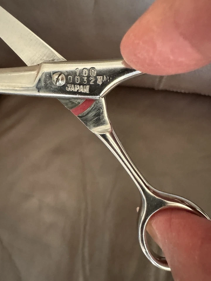Hikari New Cosmos Japanese Stylist Shears Scissors. Made In Japan - Image 2 of 4