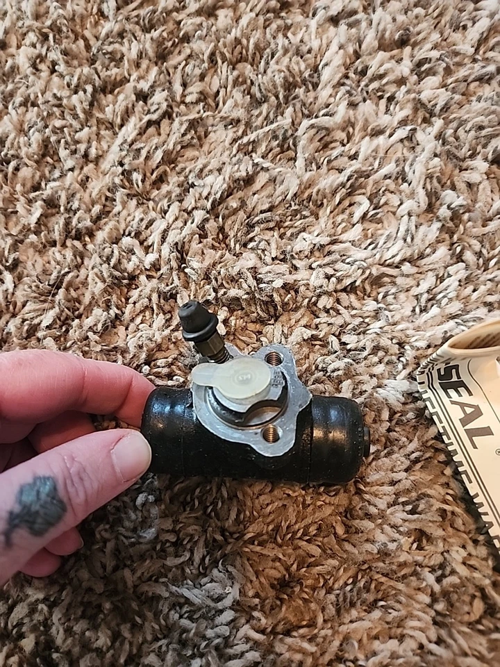 Cilindro de rueda de freno de tambor Toyota 85-88, 98-02 Chevy, 89-97 Geo, 83-02 Foto 3 de 4