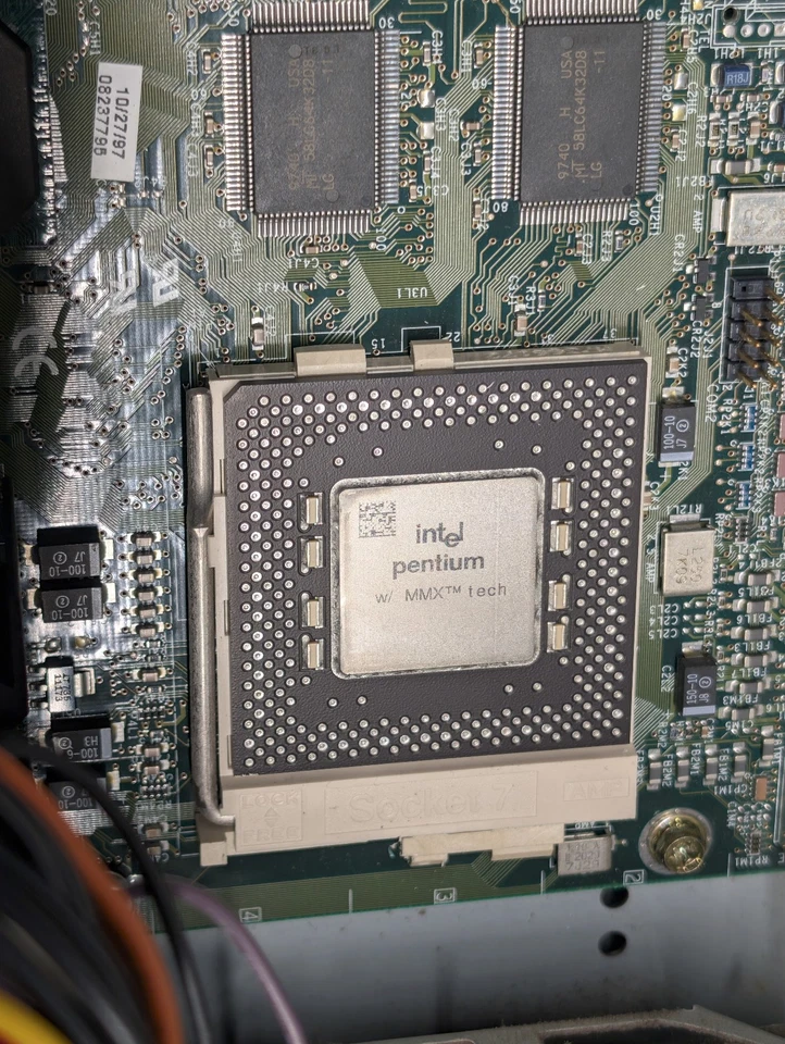 Gateway E-3000 Sound Blaster Vibra 16 64MB ATI Rage II Plus PCI Retro Intel MMX - Image 3 of 4