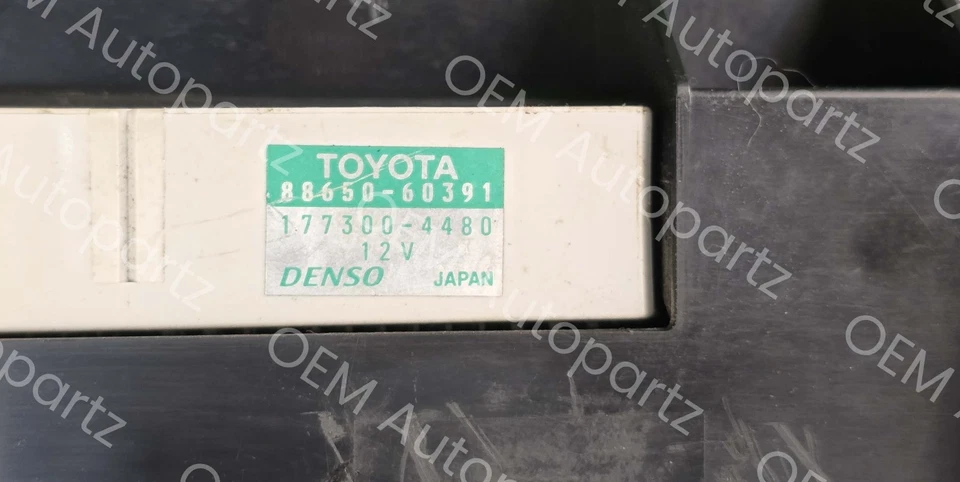 Controlador de clima Toyota Land Cruiser UZJ100 1998-2002 ventilación bisel OEM RHD Foto 3 de 4