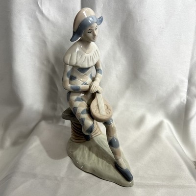 Espada Navaro Porcelain Figurine Jester Playing Mandolin