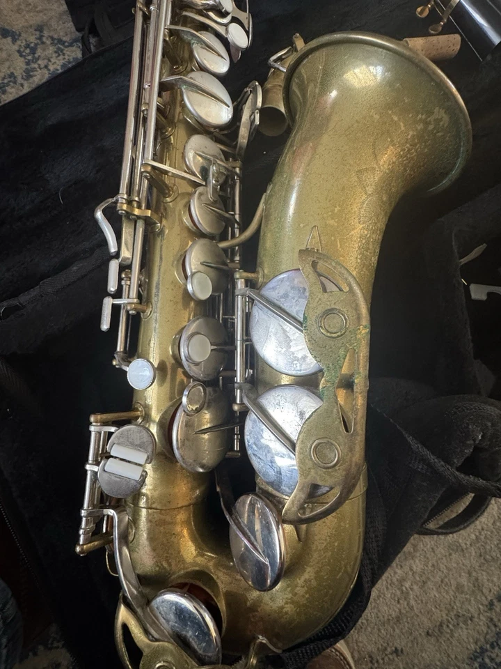 Saxofón El Parisino Hecho en Francia para F.E. Saxo alto Olds & Son Foto 2 de 4