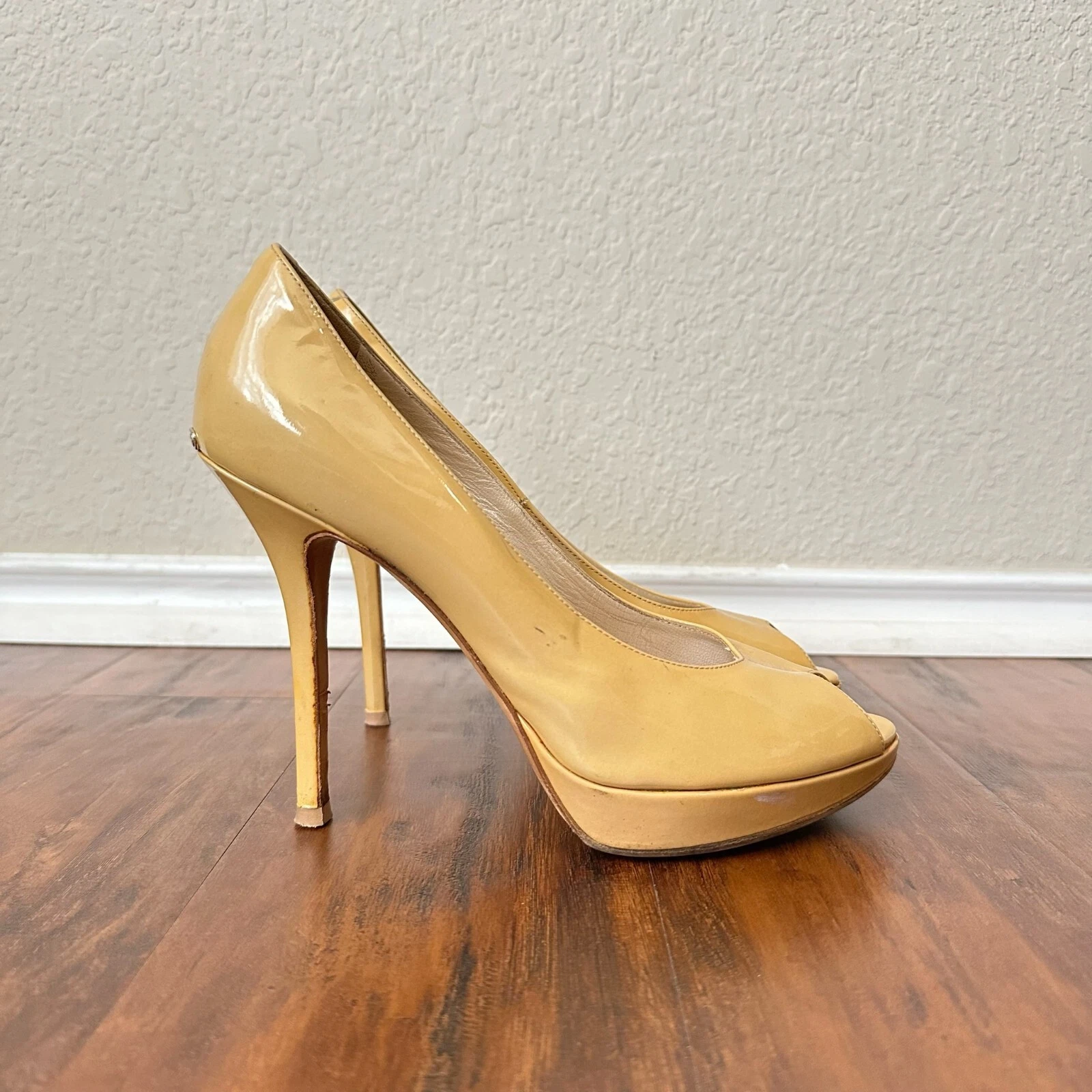 Talons pompe Christian Dior Miss Dior 10,5 CM en beige clair *DÉFAUT* EU 39 US 9