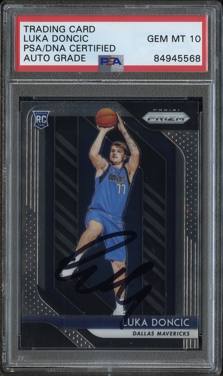 LUKA DONCIC #77 SIGNED MAVERICKS 2018 PANINI PRIZM ROOKIE CARD PSA/DNA AUTO 10
