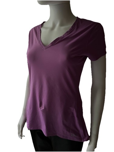 UnderArmour fuchsia medium Vneck T shirt With Mesh Details