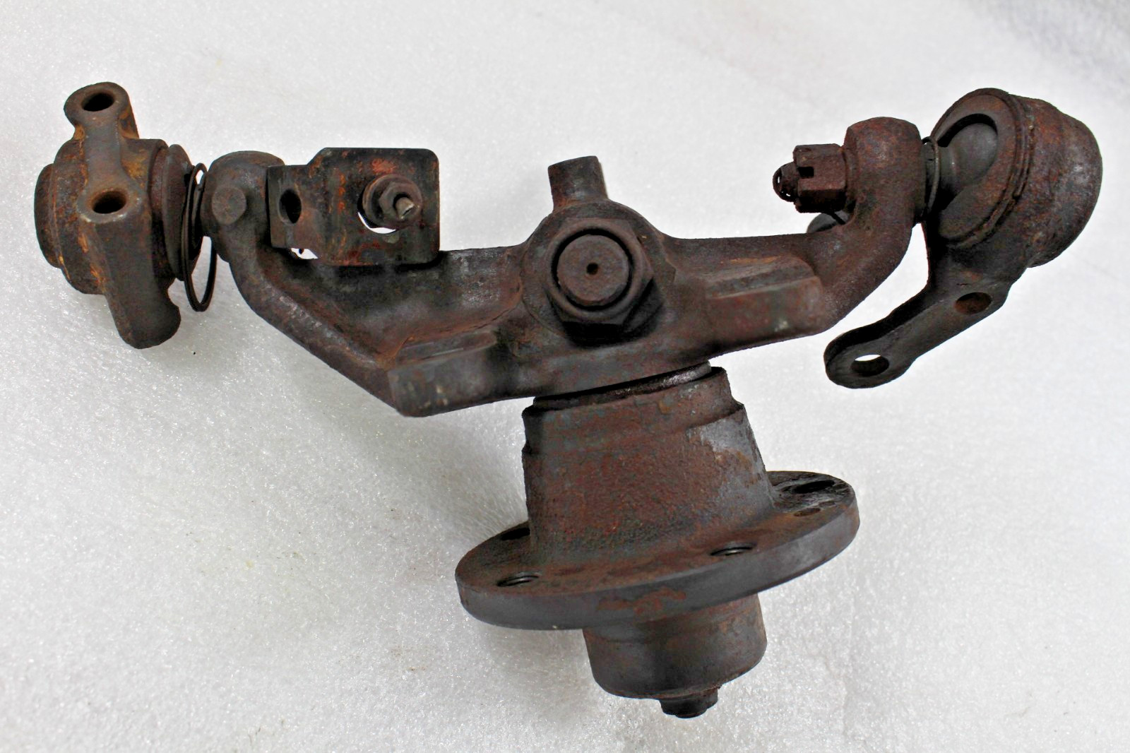 Ferrari 308, LH, Left, Front Spindle Knuckle w/ Hub, Used, P/N 115965, 115966