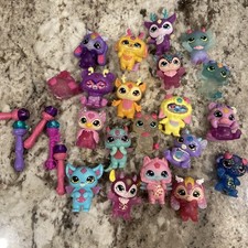 Magic Mixies Mixlings Lot of 20 Toy Figures and 5 Wands Bed Spellsters