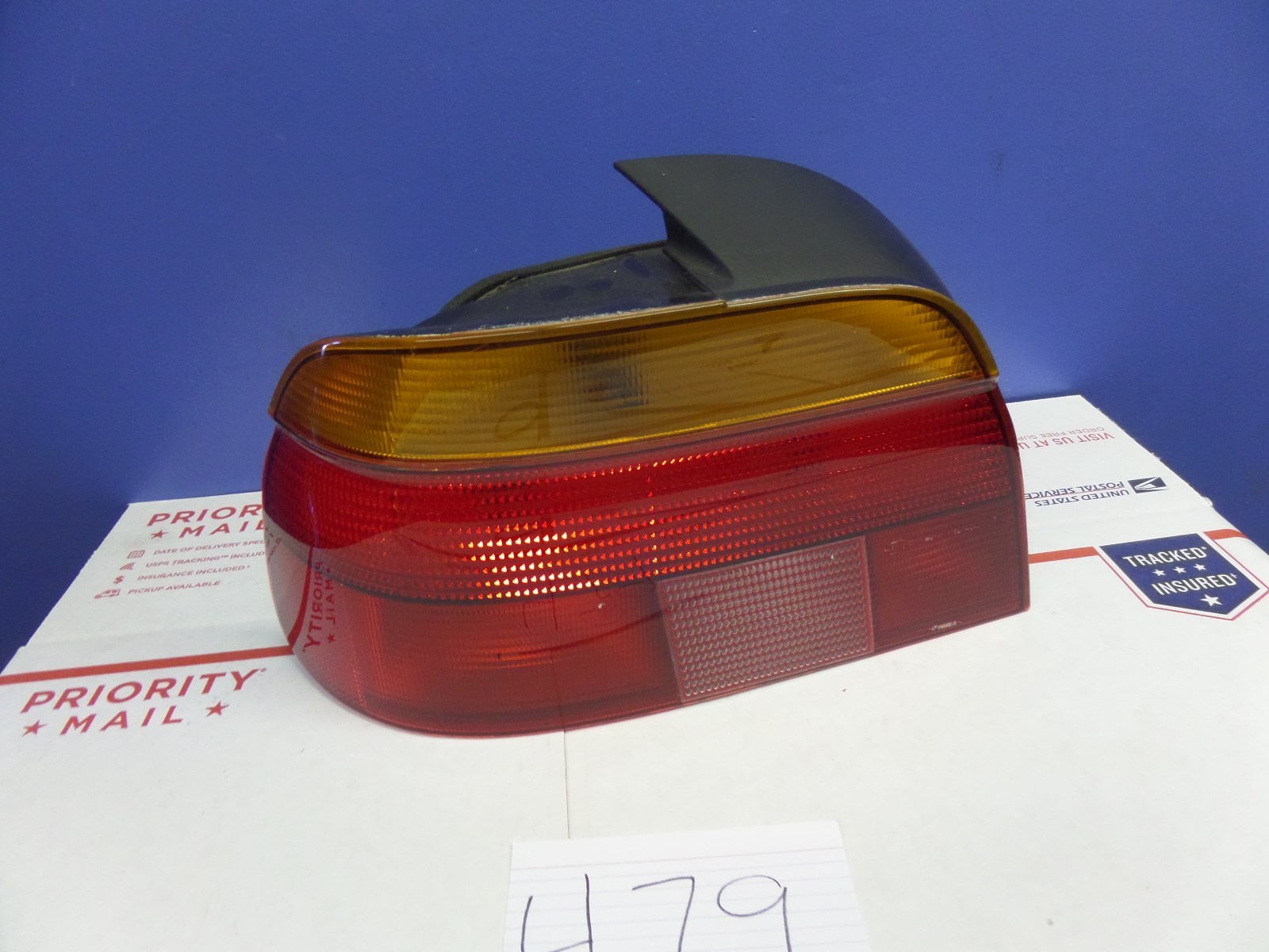 97 98 99 00 BMW 528  DRIVER  side tail light Used rear lamp 479