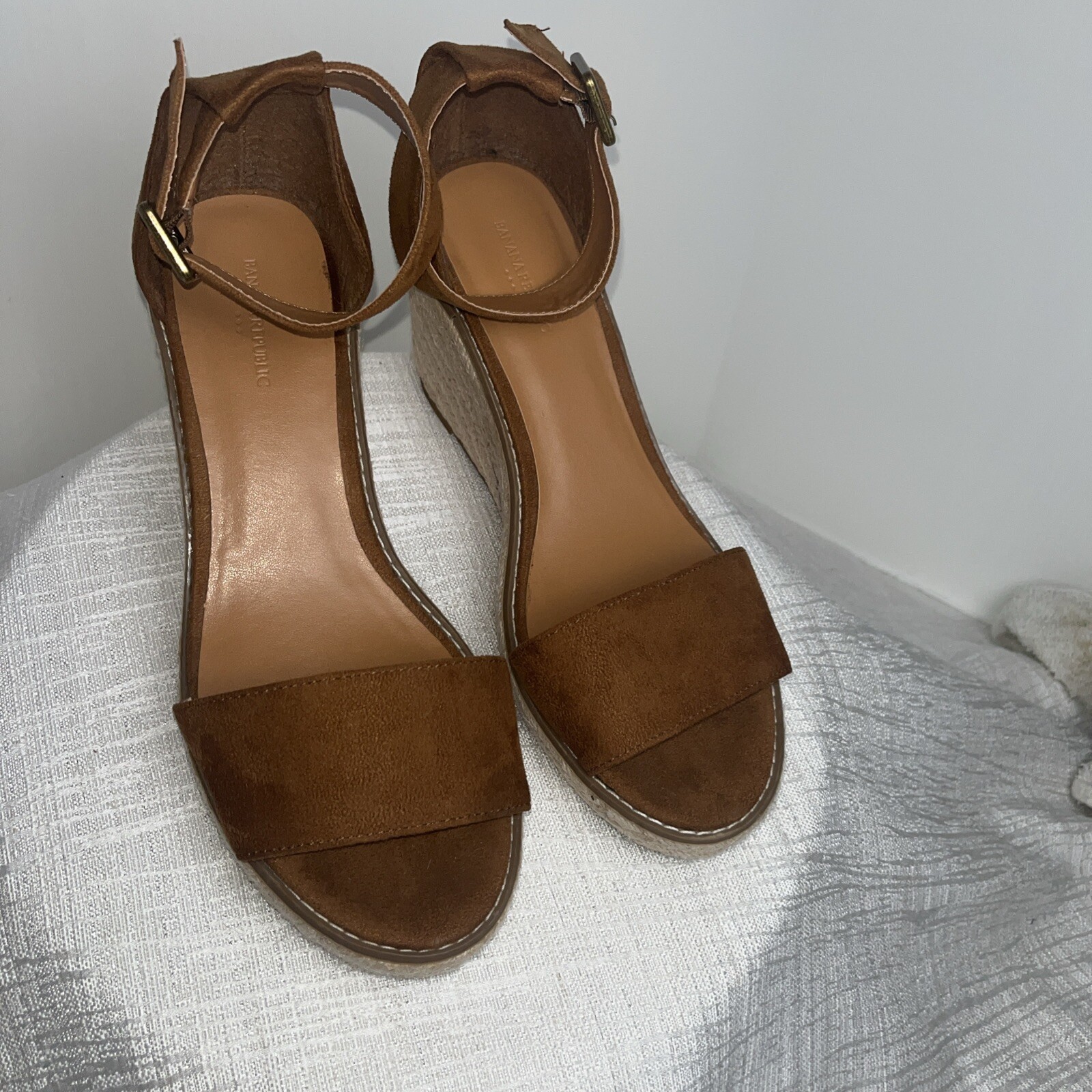 Banana Republic Cognac Espadrille Wedge Faux Suede Ankle Buckle Sandal Women 8.5