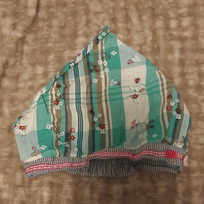 Cakewalk Baby Mädchen Mütze grün gestreift Blumen Schleife Gr. 68/86