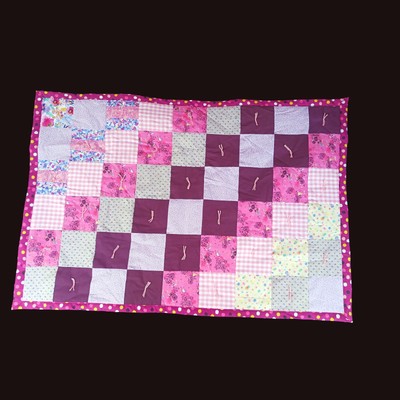 UNIQUE BEAUTIFUL HANDMADE QUILT:  BABY, LAP PINKS   LF
