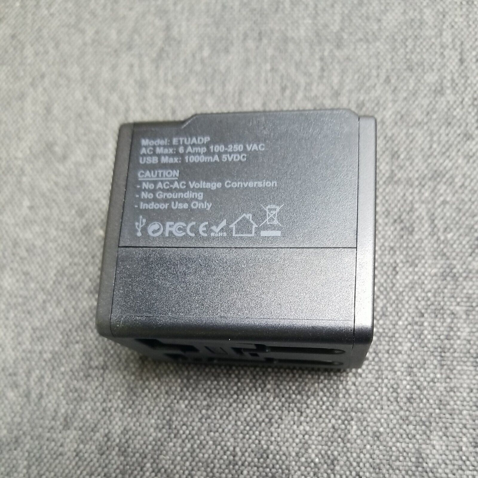 ReTrak Universal Travel Adapter with 2 USB Ports 5W - Black ETUADP