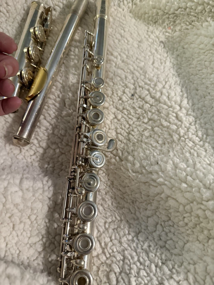 YAMAHA YFL-472 PLATA MACIZA AGUJERO ABIERTO FLAUTA SPLIT E OFFSET G LABIO DORADO PIE B Foto 4 de 4