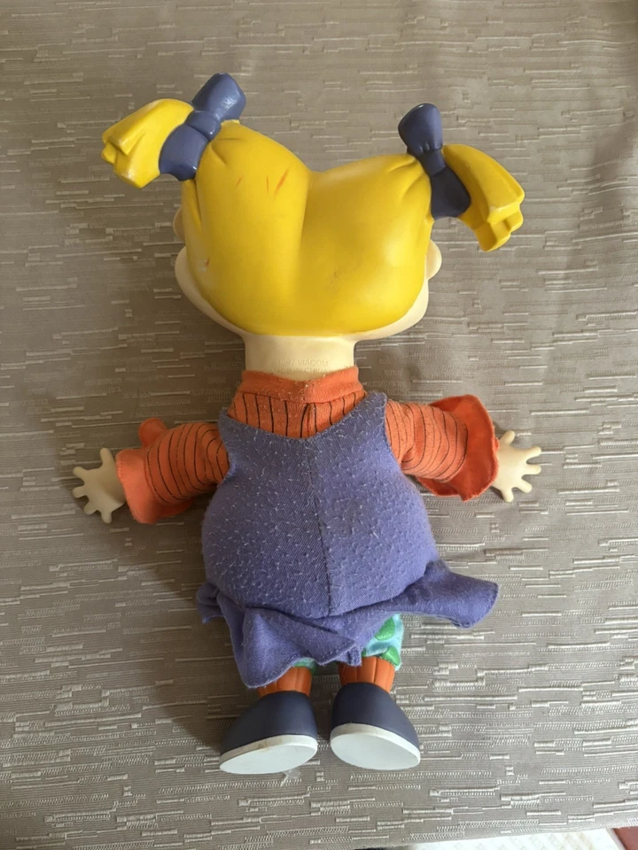 Muñeca de peluche y vinilo Rugrats Angelica 10" 1997 Viacom Applause Nickelodeon/usada en excelente estado Foto 2 de 2