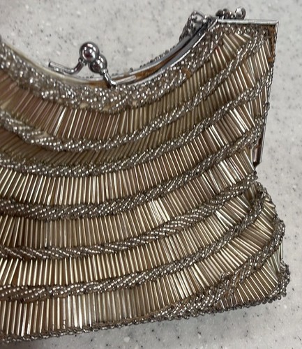 Vintage MAGID Perlen Handtasche ~ Abendtasche ~ silberne Hardware ~ Hongkong ~ MCM ** LESEN ** - Bild 3 von 11