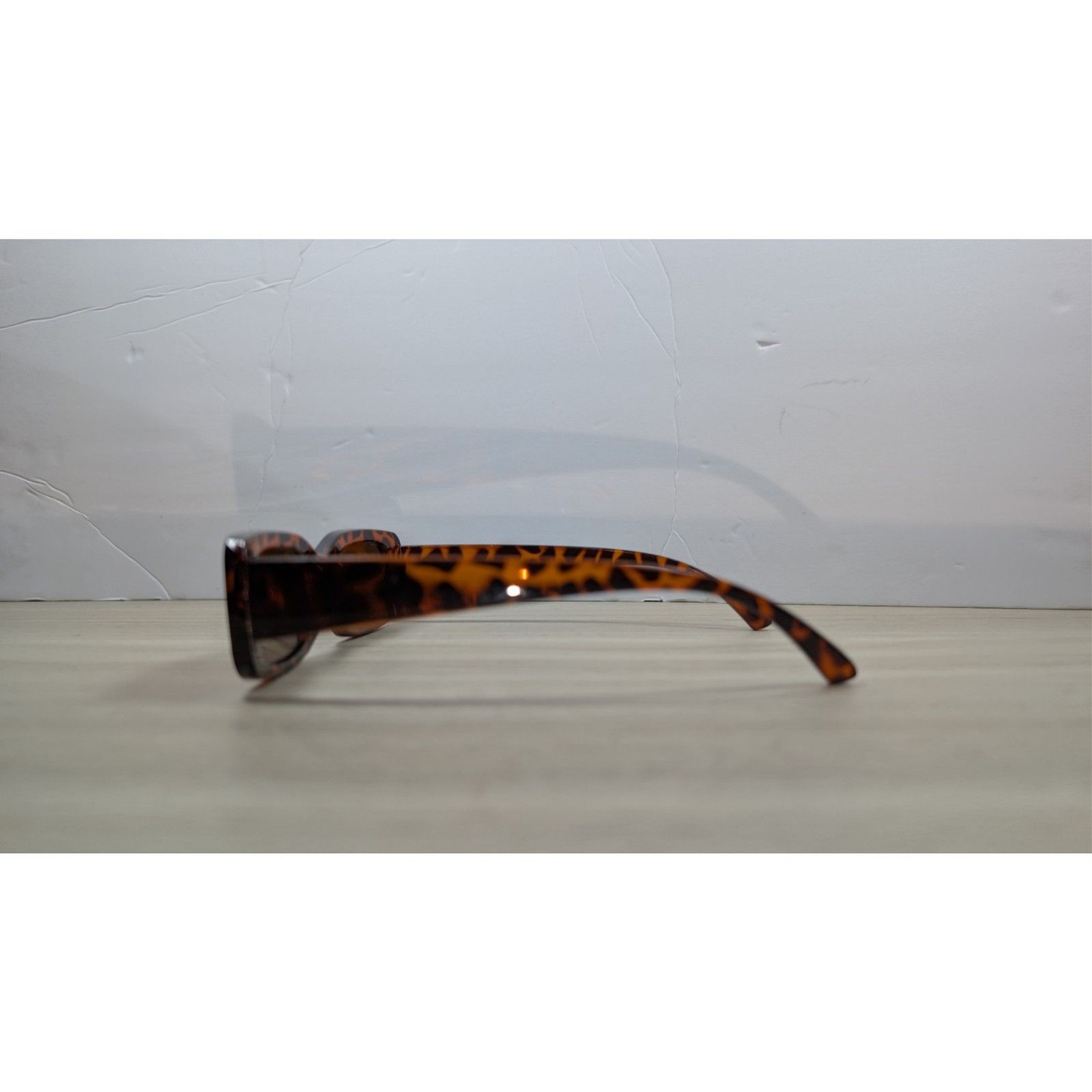Retro Tortoise Shell Rectangle Sunglasses Brown L… - image 3