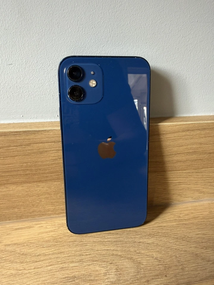 Apple iPhone 13 · 64GB, photo 1 of 3