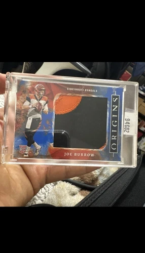 2020 Panini Origins Joe Burrow Rookie Jersey Patch 14/25 (No. RJJ-1)