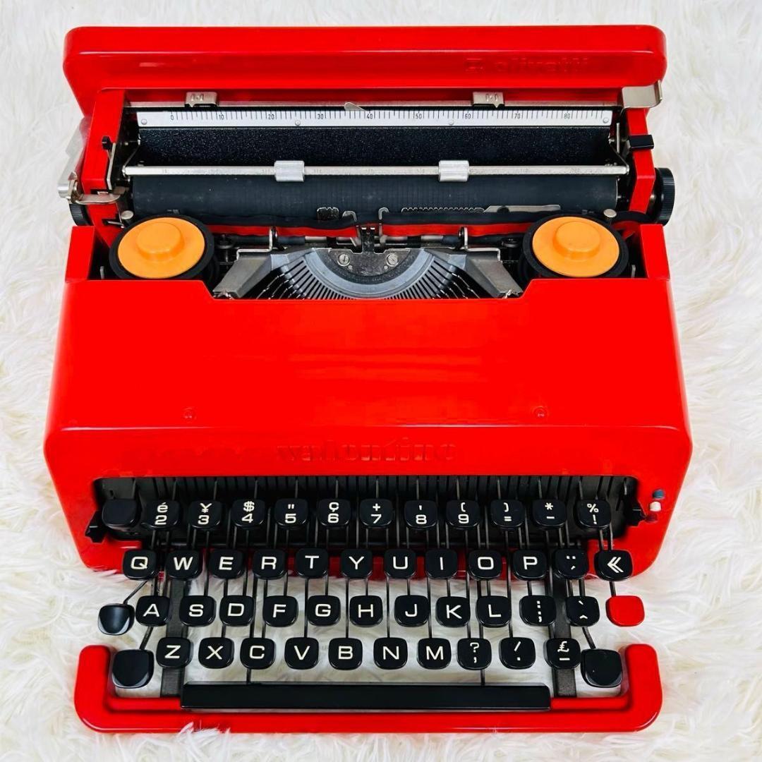オリベッティバレンタインtypewriter 1928 Mignon No. 4 Typewriter & 1969 Olivetti Valentine