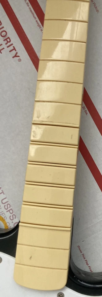 Guitar Hero Rockband Fender Stratocaster Playstation No Dongle UNTESTED - AS IS - Image 3 of 4