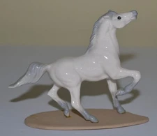 Vtg Hagen Renaker  Porcelain Arabian Stallion - Very Nice