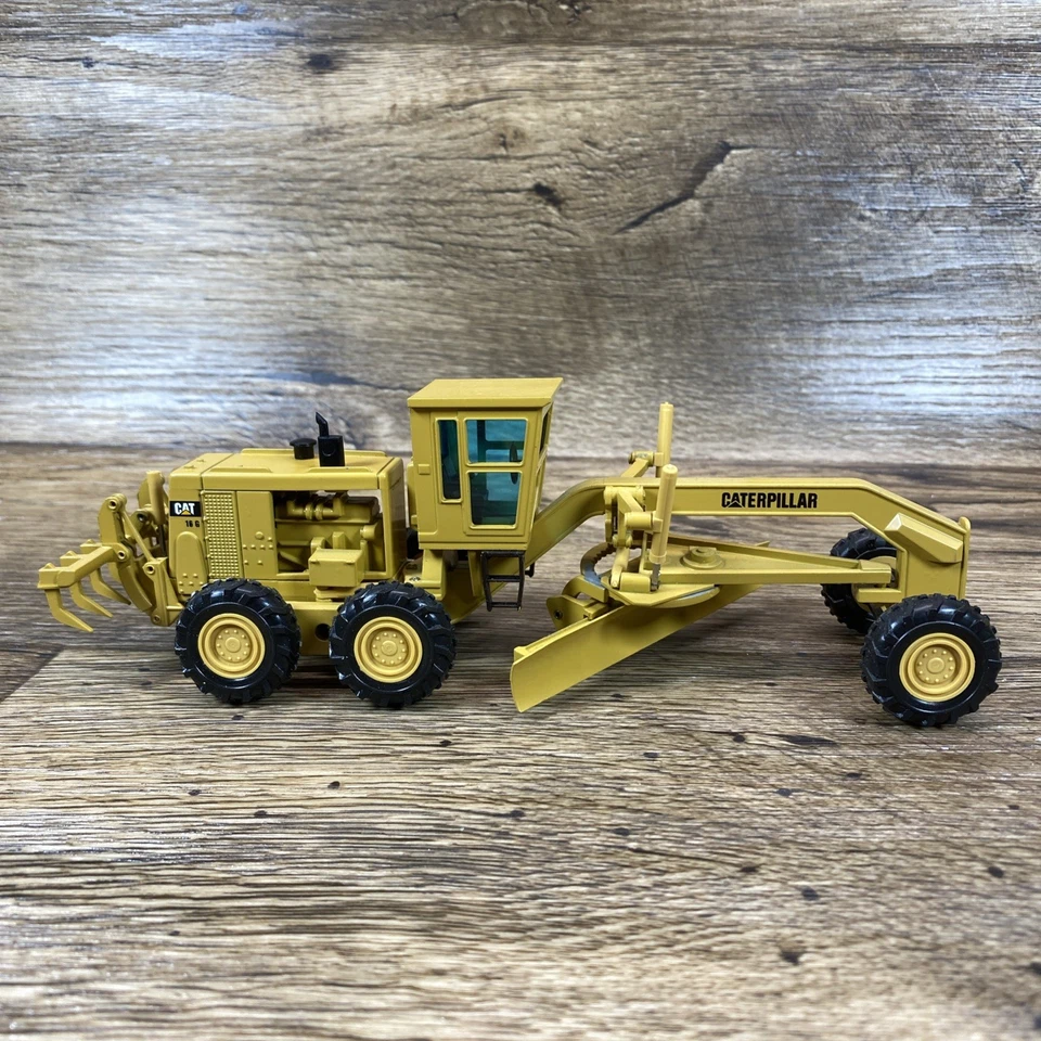 Caterpillar Cat 16G Motor Grader - NZG 1:50 Scale Diecast Model #387 New - Image 2 of 4