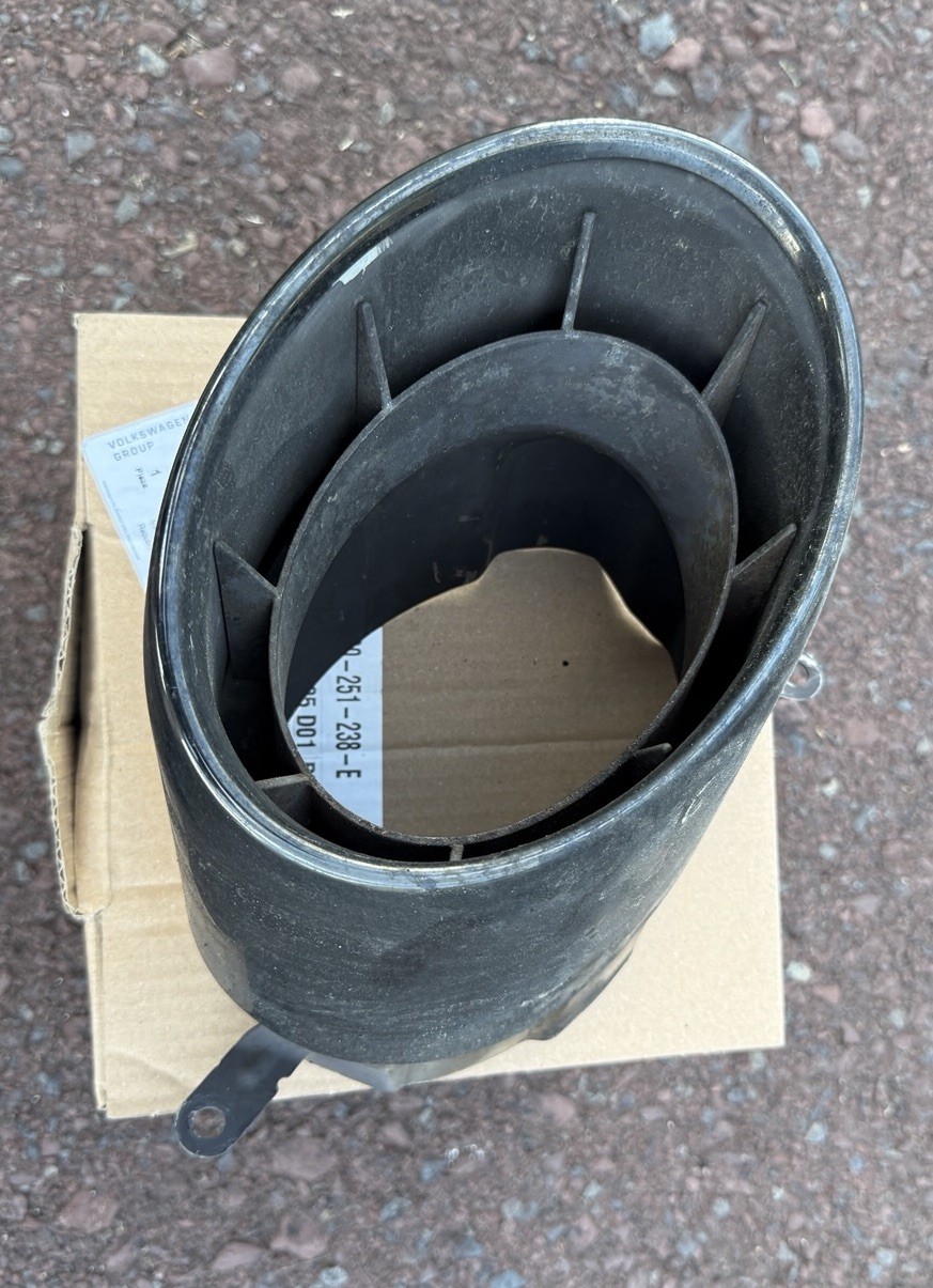 2021-2023 Audi R8 Right Exhaust Tip Black Used 4S0251238E        M