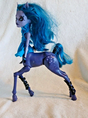 Monster High Doll Freaky Fusion Hybrids Avea Trotter Centaur Horse