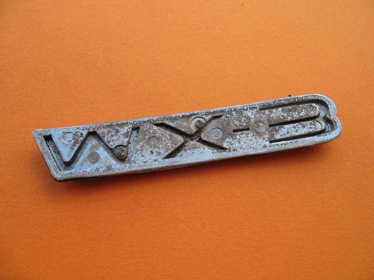 92 93 94 95 96 MAZDA MX-3 MX3 REAR TRUNK LID EMBLEM LOGO BADGE