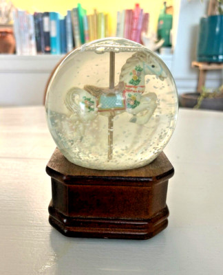 Vintage Collectible GIFT Carousel Snow Globe Music Box - twinkly tune
